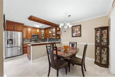 1172 SW 118th Ter, Davie, FL 33325 - Photo 5