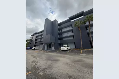 310 Fontainebleau Blvd #206, Miami, FL 33172 - Photo 1