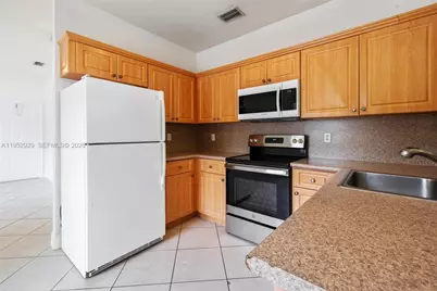 3134 Hibiscus St #3134, Miami, FL 33133 - Photo 17