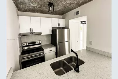 190 NW 69th St #3, Miami, FL 33150 - Photo 5