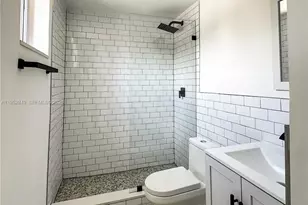 190 NW 69th St, Miami, FL 33150 - Photo 7