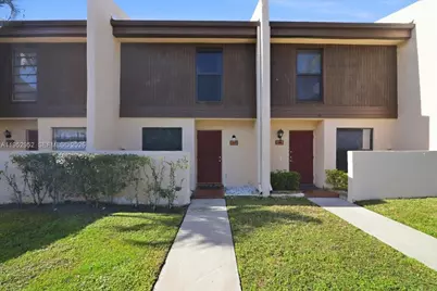 1270 NW 99th Ave #60, Pembroke Pines, FL 33024 - Photo 1