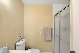 1270 NW 99th Ave, Pembroke Pines, FL 33024 - Photo 31