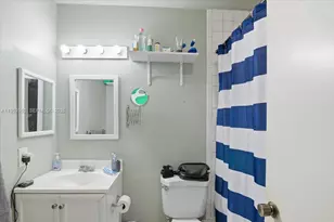 1270 NW 99th Ave, Pembroke Pines, FL 33024 - Photo 25