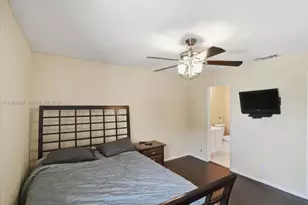 1270 NW 99th Ave, Pembroke Pines, FL 33024 - Photo 29