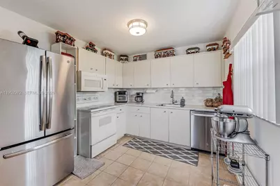 301 SW 135th Ave #118C, Pembroke Pines, FL 33027 - Photo 11