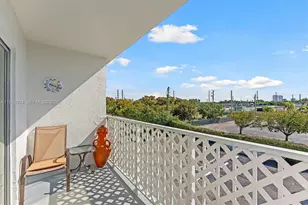 16465 NE 22nd Ave, North Miami Beach, FL 33160 - Photo 17