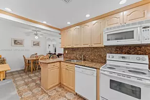 16465 NE 22nd Ave, North Miami Beach, FL 33160 - Photo 5