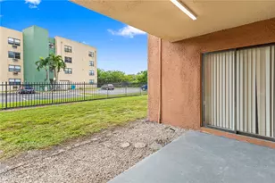 17500 NW 68th Ave, Hialeah, FL 33015 - Photo 15