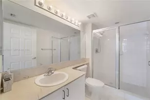 1155 Brickell Bay Dr, Miami, FL 33131 - Photo 11