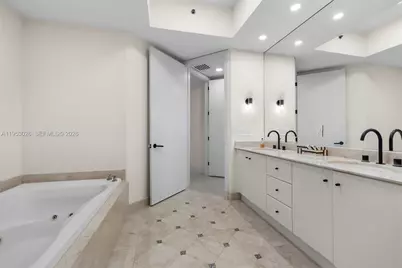 100 S Pointe Dr #509, Miami Beach, FL 33139 - Photo 21