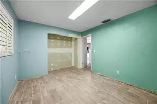 1526 NE 4th Ter, Cape Coral, FL 33909 - Photo 15