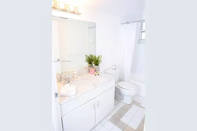 1200 Brickell Bay Dr #1901, Miami, FL 33131 - Photo 17