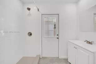 11803 NE 11th Ave, Biscayne Park, FL 33161 - Photo 31