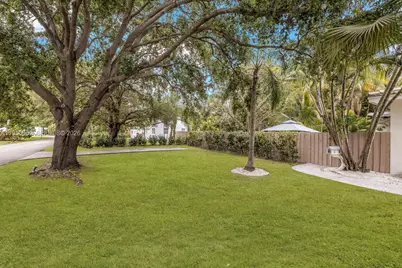 11803 NE 11 Ave, Biscayne Park, FL 33161 - Photo 29