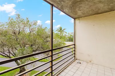 117 Royal Park Dr #3H, Oakland Park, FL 33309 - Photo 7