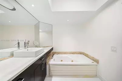 4779 Collins Ave #907, Miami Beach, FL 33140 - Photo 15