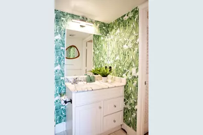 1200 Brickell Bay Dr #3215, Miami, FL 33131 - Photo 15