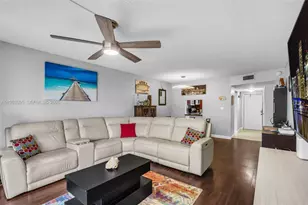 8411 Lagos De Campo Blvd, Tamarac, FL 33321 - Photo 11