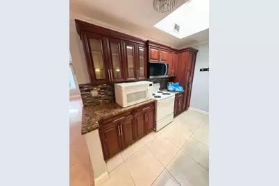 221 NW 40th St, Deerfield Beach, FL 33064 - Photo 7