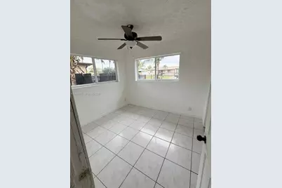 221 NW 40th St, Deerfield Beach, FL 33064 - Photo 15