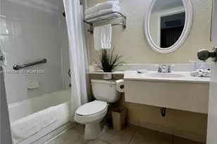 19201 Collins Ave, Sunny Isles Beach, FL 33160 - Photo 17