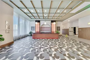 11 NE 6th St, Miami, FL 33132 - Photo 23