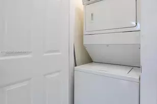 742 NW 70th St, Miami, FL 33150 - Photo 15