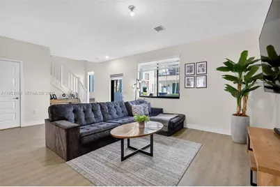 4975 NW 83rd Path, Doral, FL 33166 - Photo 9