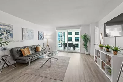 1200 Brickell Bay Dr #2414, Miami, FL 33131 - Photo 7