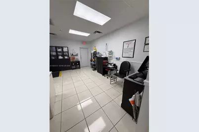 6801 NW 77th Avenue, Medley, FL 33166 - Photo 9