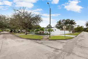 880 Oriole Ave, Miami Springs, FL 33166 - Photo 5