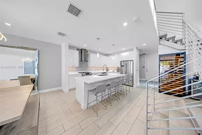 817 NE 17th Way, Fort Lauderdale, FL 33304 - Photo 9