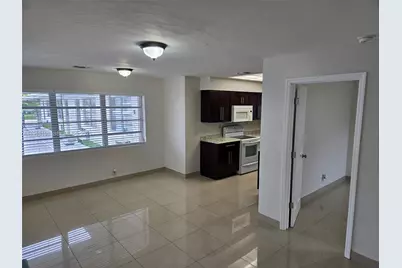 724 NE 6th St #9, Hallandale Beach, FL 33009 - Photo 3