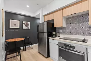 810 7th St, Miami Beach, FL 33139 - Photo 1