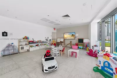 601 NE 36th St #1003, Miami, FL 33137 - Photo 47