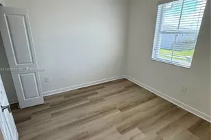 2683 SE 11th St, Homestead, FL 33035 - Photo 11