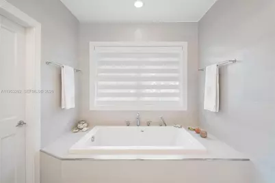 164 W Mashta Dr, Key Biscayne, FL 33149 - Photo 21