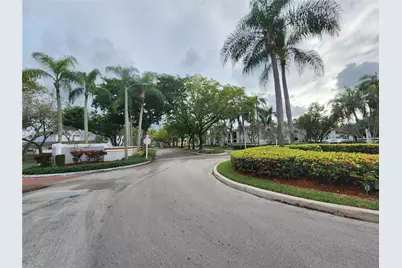 11763 NW 11th St, Pembroke Pines, FL 33026 - Photo 27