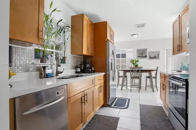 10137 SW 223rd Ter, Cutler Bay, FL 33190 - Photo 3