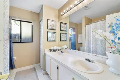 8201 NW 53rd St, Lauderhill, FL 33351 - Photo 21