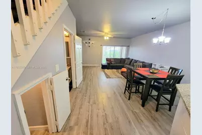 8306 Santa Monica Ave, Tamarac, FL 33321 - Photo 7