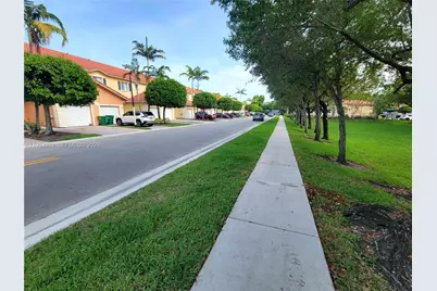 8306 Santa Monica Ave, Tamarac, FL 33321 - Photo 21