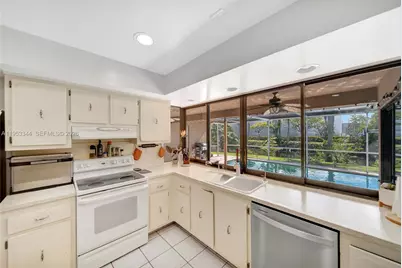 9220 SW 56th St, Cooper City, FL 33328 - Photo 11