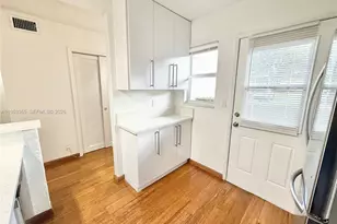 901 NE 14th Ave, Hallandale Beach, FL 33009 - Photo 5