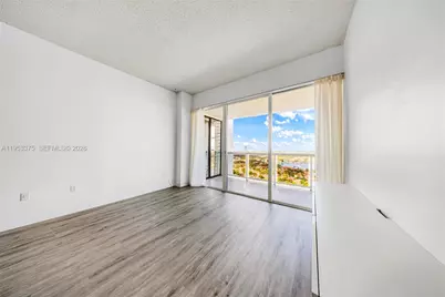 20515 E Country Club Dr #PH-42, Aventura, FL 33180 - Photo 9
