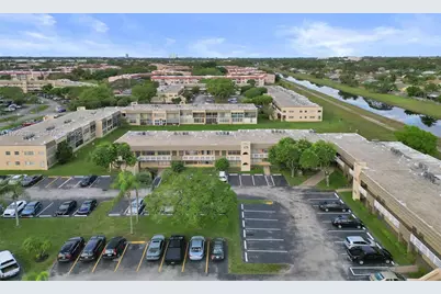 9081 Sunrise Lakes Blvd #107, Sunrise, FL 33322 - Photo 23