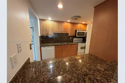 240 Lakeview Dr #308, Weston, FL 33326 - Photo 13