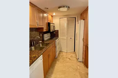 240 Lakeview Dr #308, Weston, FL 33326 - Photo 11