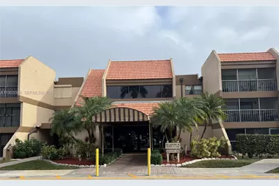 240 Lakeview Dr #308, Weston, FL 33326 - Photo 1